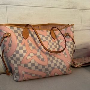 Louis Vuitton never full